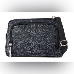 Baggallini Trifecta Wallet RFID Crossbody NWOT